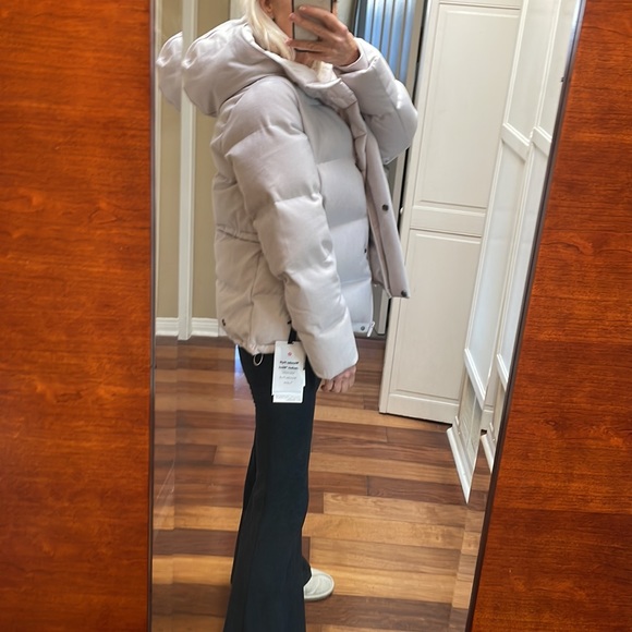 NWT Lululemon Wunder Puff Jacket 8, sadly did not fit me, - Picture 9 of 16